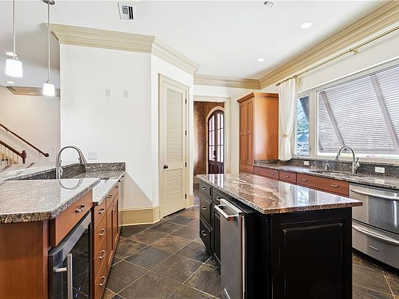 4th image of 131 Colonial Club Dr