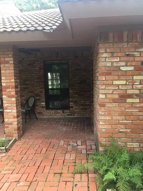 Building Photo - 1143 Lynn Way #1