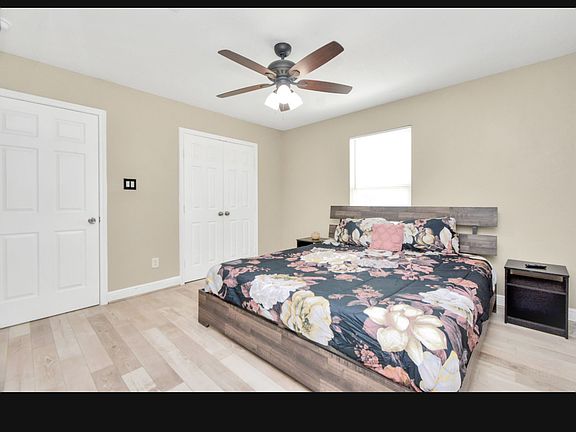 4th image of 4712 Carmen St Unit B
