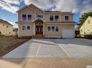 40 Bloomingdale Rd, Hicksville, NY 11801