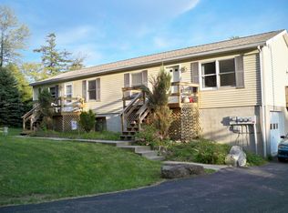 174 Nevin Rd, Newfoundland, PA 18445