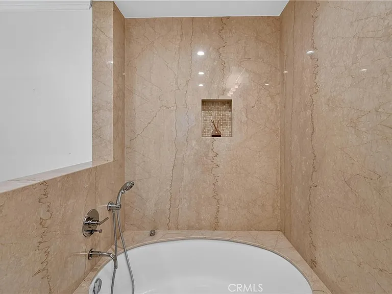 950 Cagney Ln #207 — Photo 25