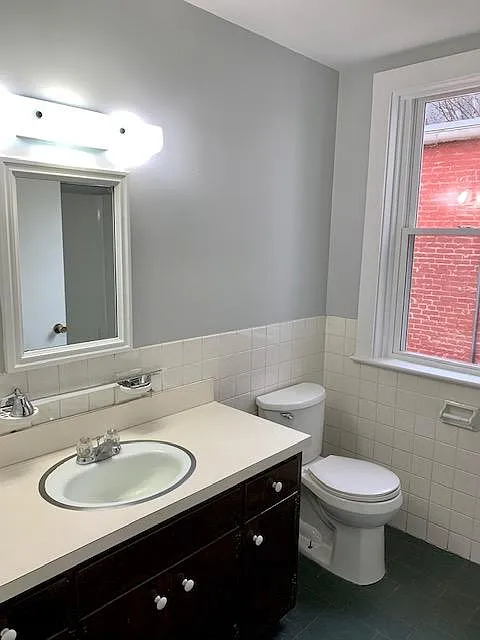 2 bed, $1,300 — Photo 4
