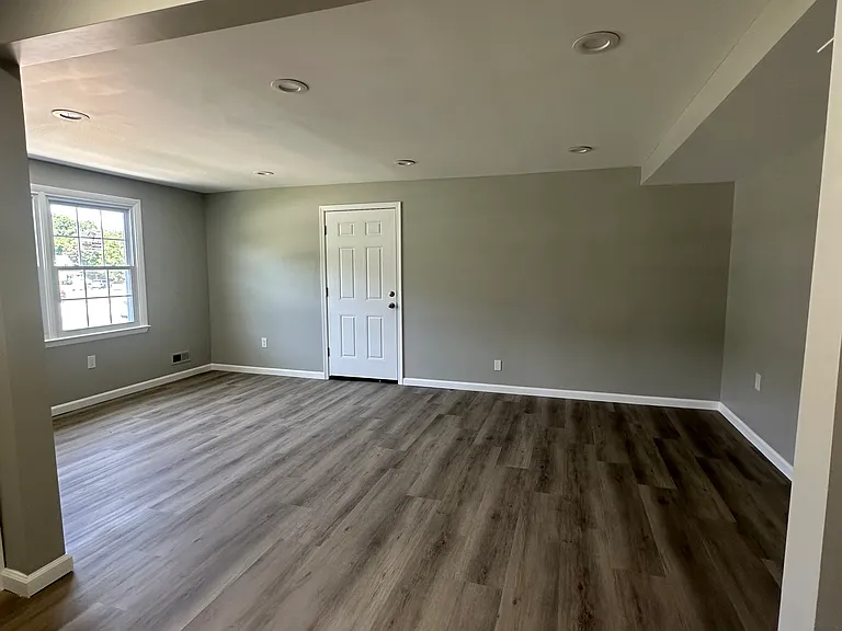 14 Danbury Dr — Photo 8
