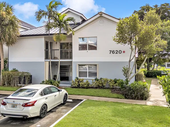 7620 WESTWOOD Drive #216, Tamarac, FL 33321