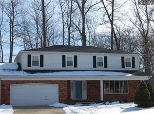 3183 Creekside Dr, Westlake, OH 44145