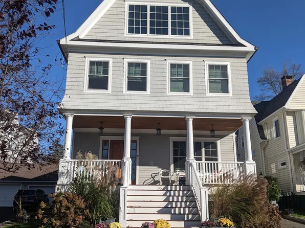 36 Woodland Dr, Greenwich, CT 06830