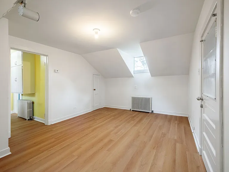 3503 Seminary Ave — Photo 1