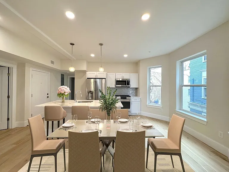 12 Arnold Cir #6 — Photo 1