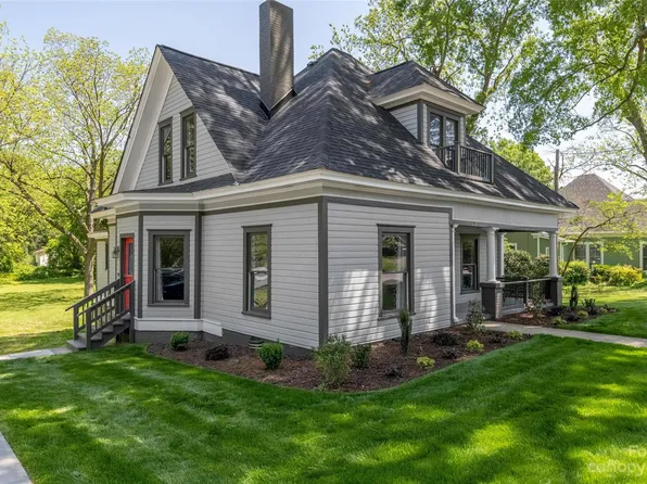 623 S Mulberry St, Statesville, NC 28677