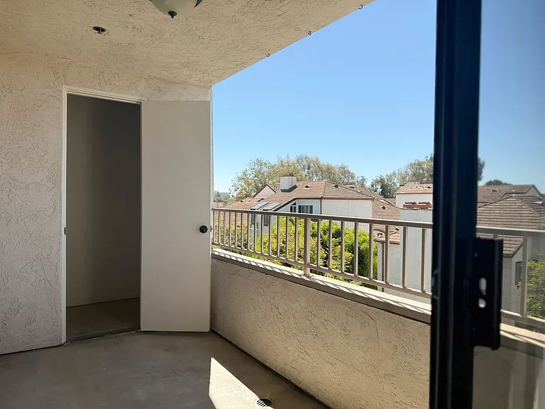 One park Apartments — Photo 38