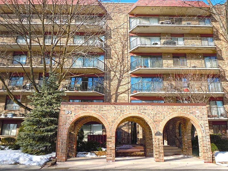 Front of Updated 2 Bed 2 Bath Condo