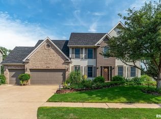2946 Summertree Ave, Bettendorf, IA 52722