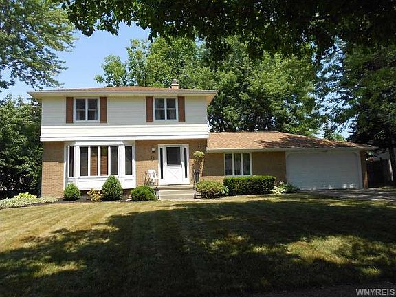 2nd image of 10 Hardt Ln