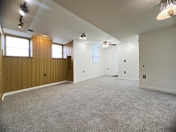 Bedroom #1- has new carpet and fresh paint.