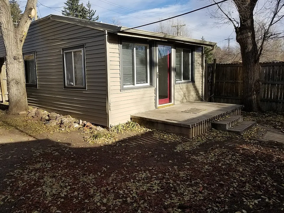 3176 Peak Ave