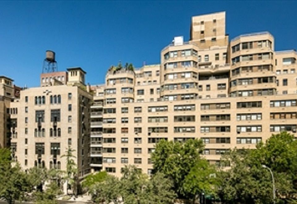 1st image of 40 E 9th St APT 10E