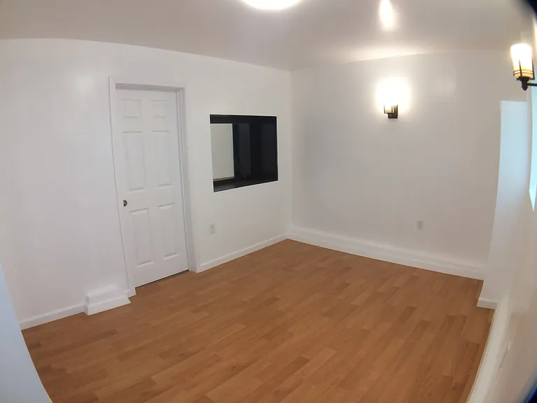 438 Willits St #2 — Photo 8