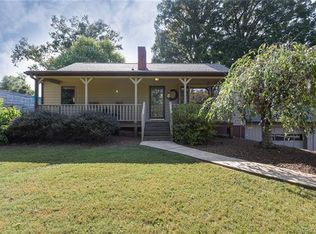 22 Sandhurst Dr, Asheville, NC 28806