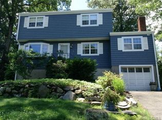 46 Ledgewood Dr, Norwalk, CT 06850