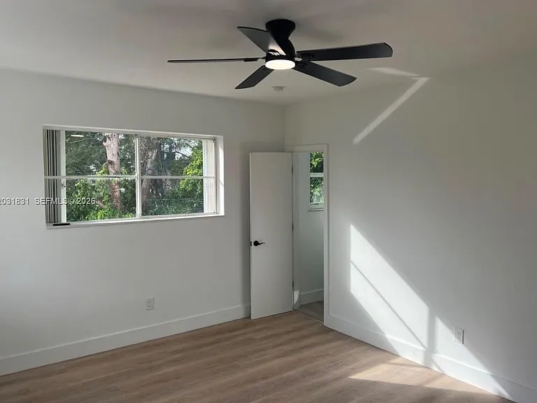 7730 Byron Ave #4 — Photo 5