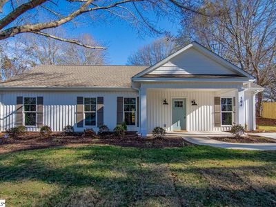 304 Lakeview Dr, Laurens, SC, 29360
