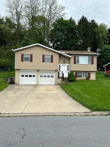 520 West Dr Photo 1