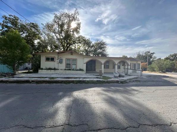 305 N Taini Ave, Del Rio, TX 78840