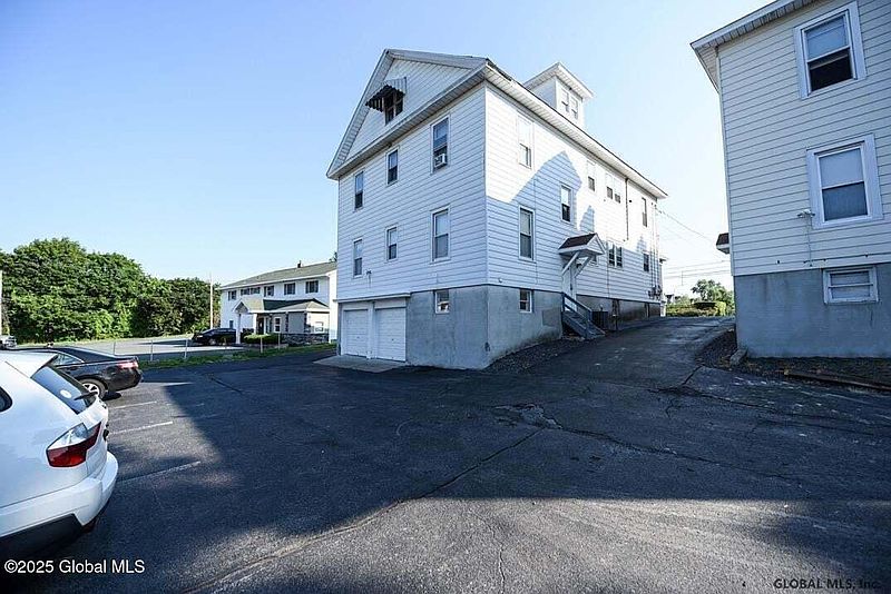 3rd image of 754 Western Avenue