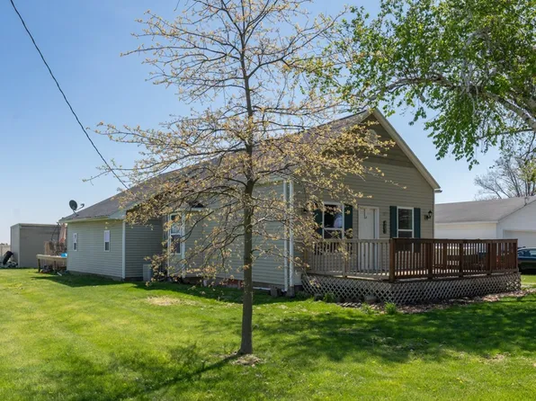 403 N East St, Ellsworth, IL 61737