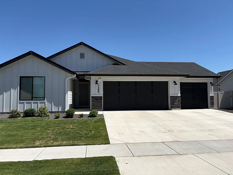 7366 E Dripping Springs Dr — Photo 1
