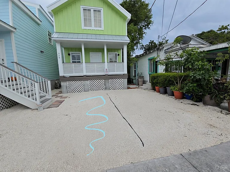 322 Amelia St — Photo 18