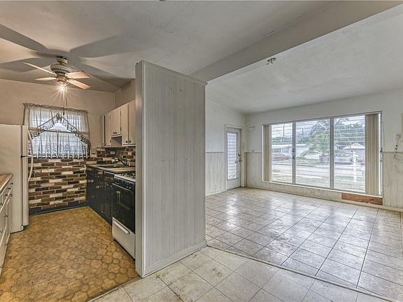 5th image of 1520 NE 42nd Street