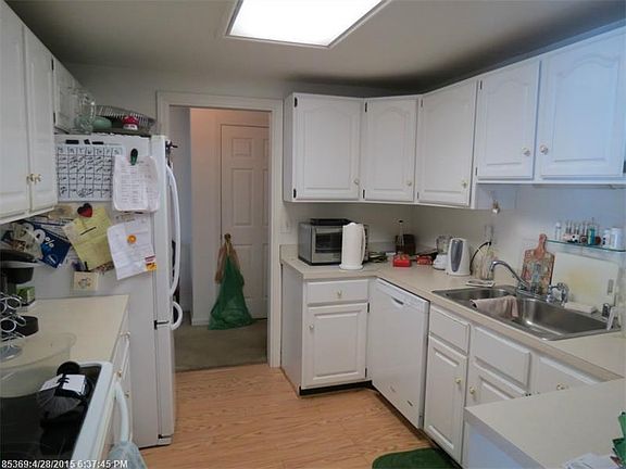 2nd image of 34 Parkwood Dr Unit 101