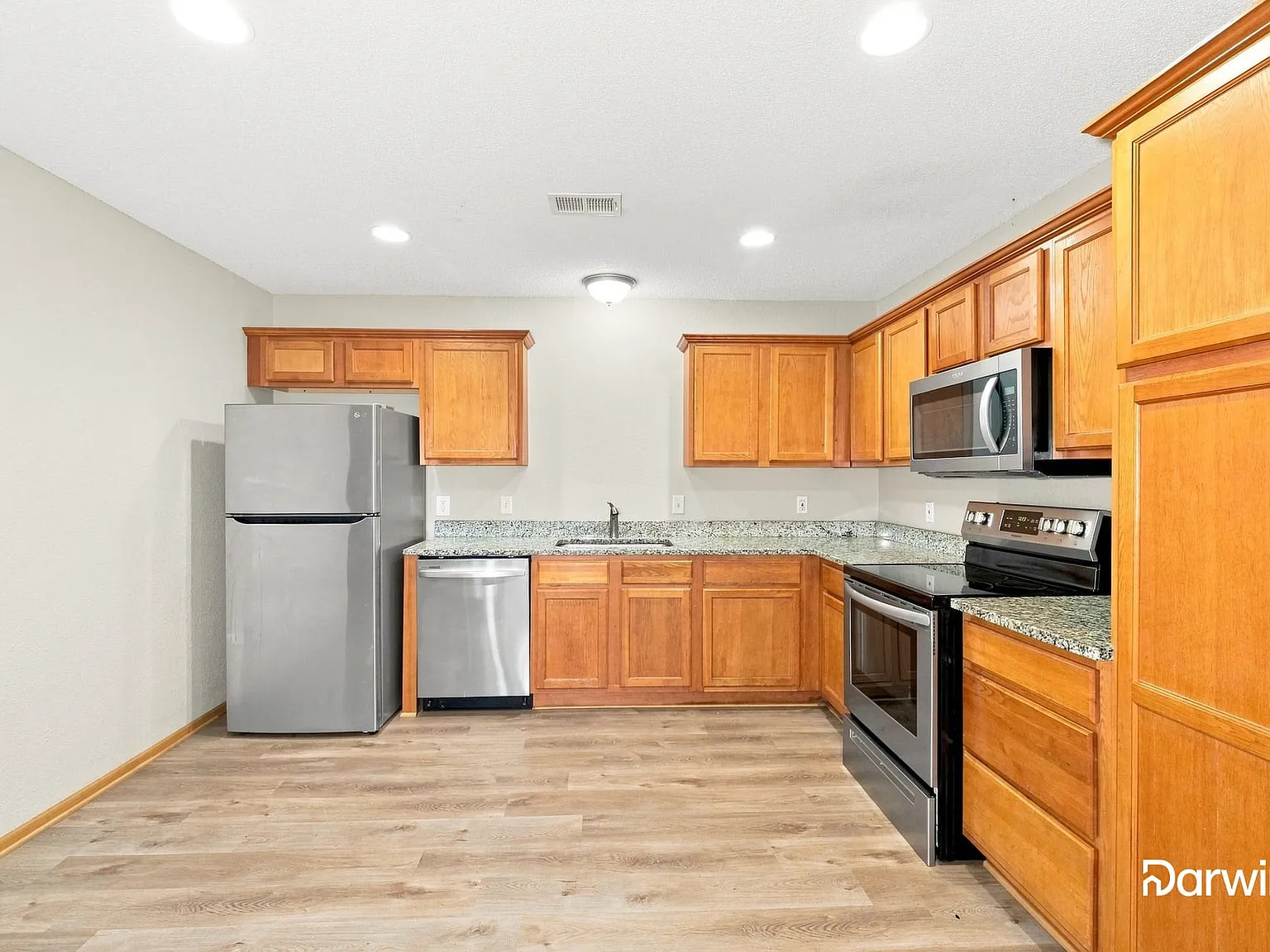 3 bed, 2.0 bath, 1225 sqft, $1,545 — Photo 4