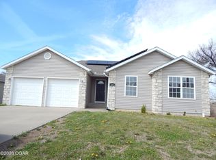 1218 Elm Ct, Webb City, MO 64870