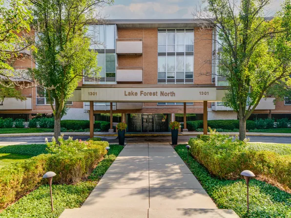1301 N Western Ave Unit 111, Lake Forest, IL 60045