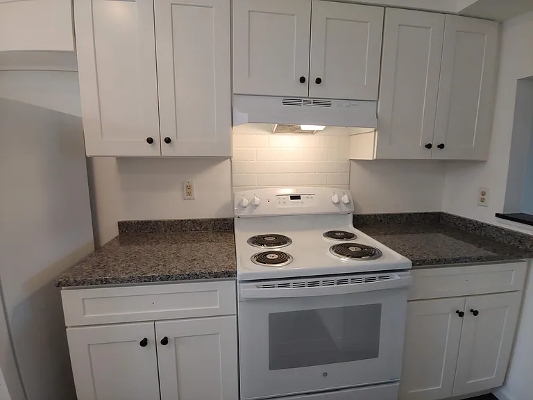 1245 Weybridge Rd — Photo 3