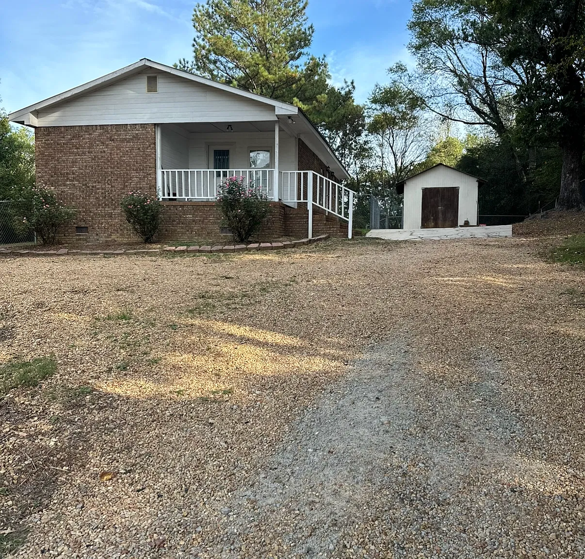 2 bed, 1.5 bath, 982 sqft, $900 — Photo 2