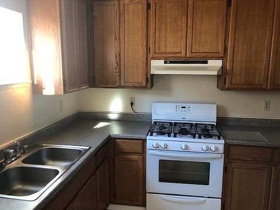 3rd image of 7881 Thornton Ave