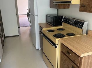 512 Breezy Point Dr #3, Clinton, IA 52732