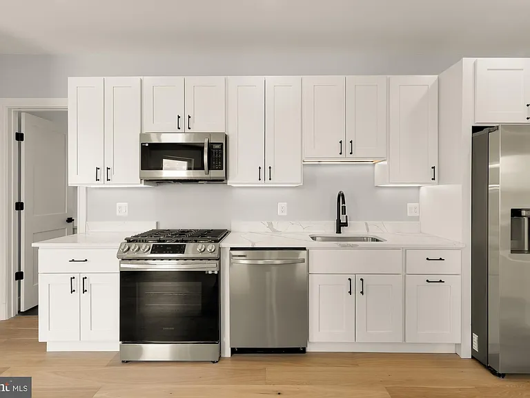 3215 Mount Pleasant St NW #201 — Photo 7