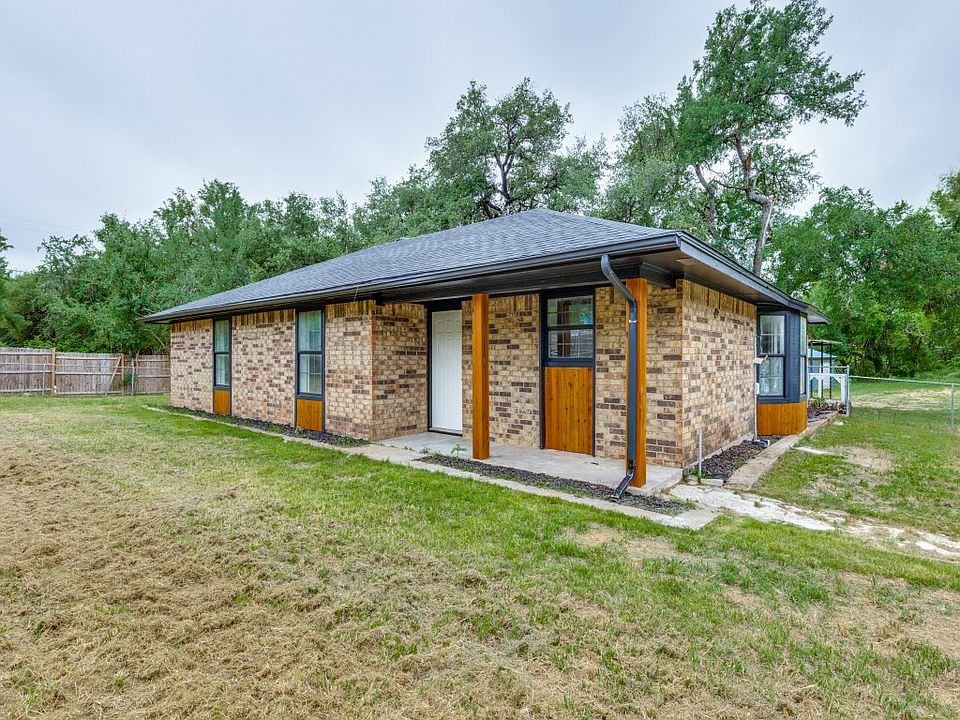 1st image of 900 Fawn Dr