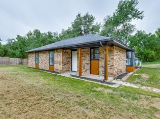 900 Fawn Dr, Granbury, TX 76049