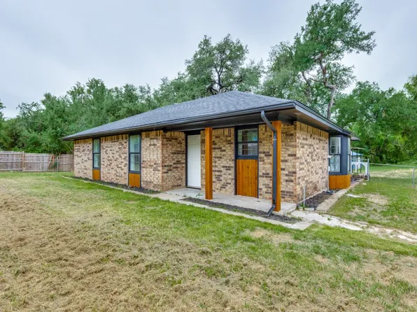 900 Fawn Dr, Granbury, TX 76049
