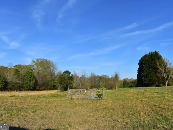 978 Antioch Rd, Fayetteville, GA 30215