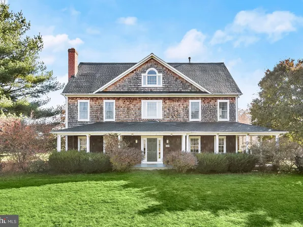 2415 W Valley Ln, Westminster, MD 21158