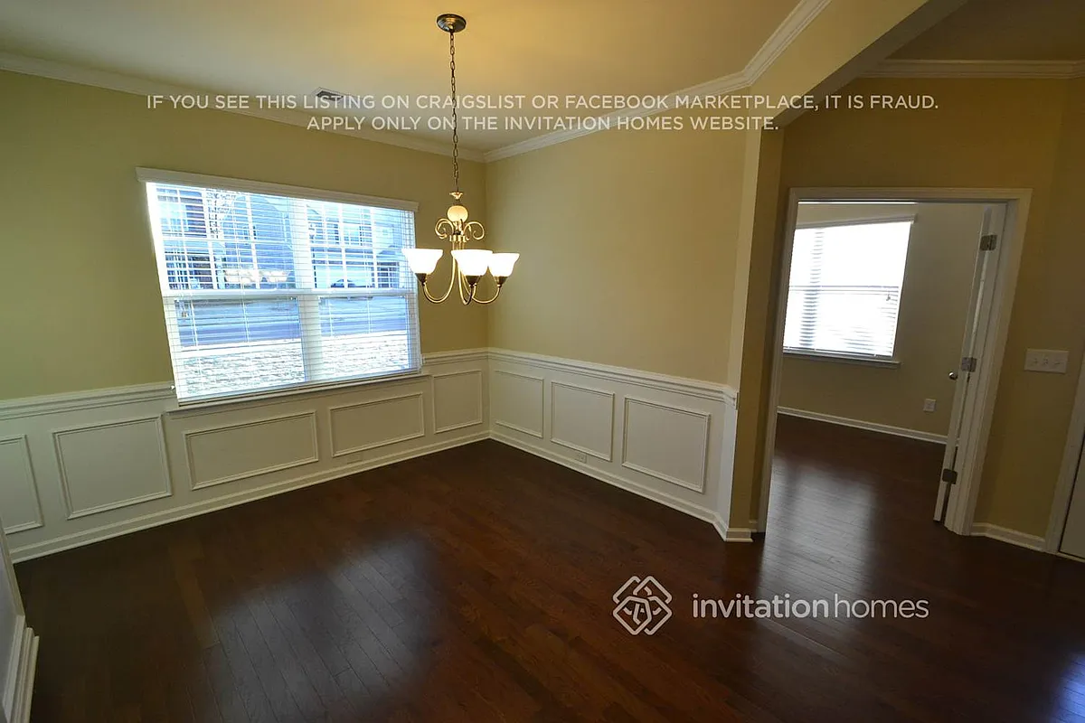 Building Photo - 2717 Lawson Dr