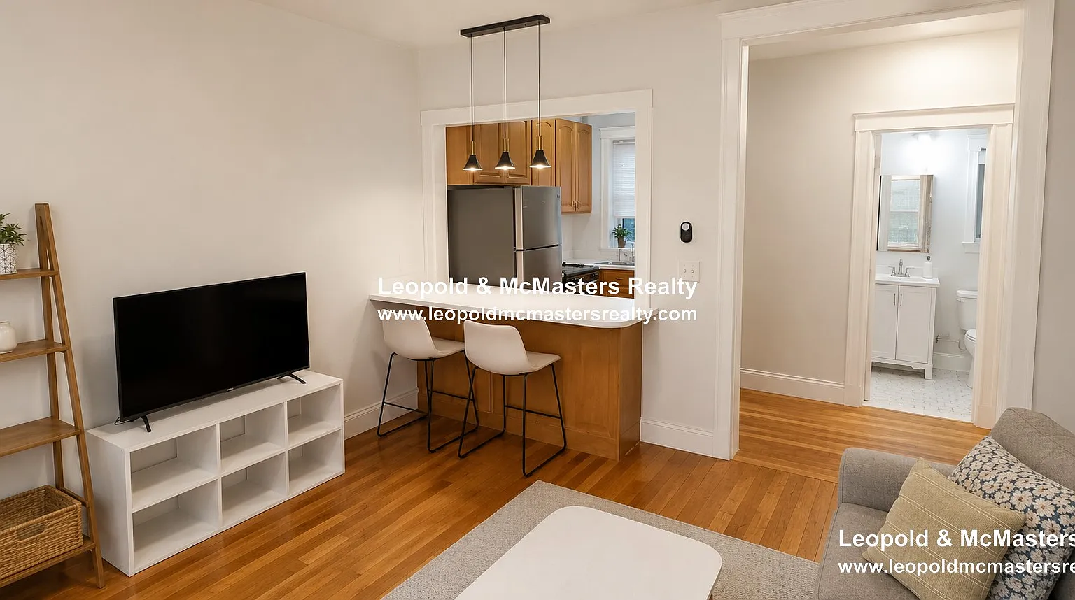 2 bed, 900 sqft, $2,500 — Photo 3