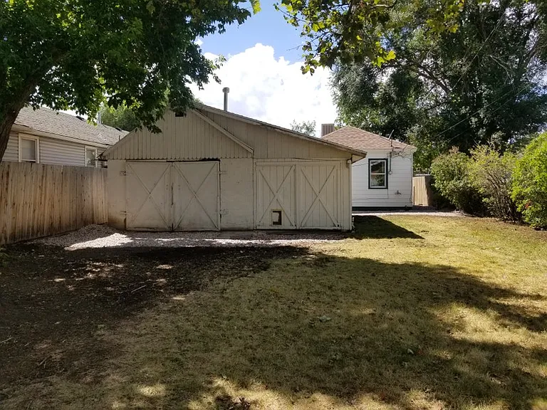1658 Childs Ave — Photo 20